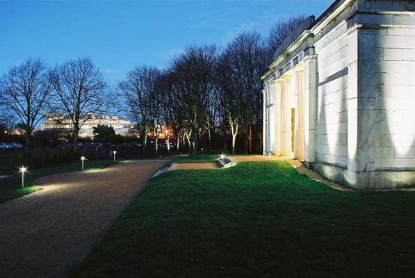 Lanscape Fittings - UCD - facade lighting design